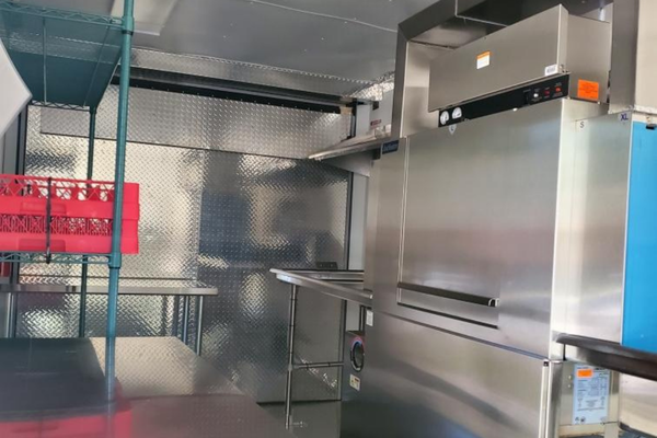 20 foot compact dishwashing trailer interior